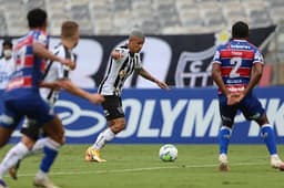 Guilherme Arana abriu o placar no Mineirão e o caminho do Galo para vencer o Fortaleza