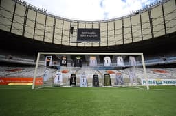 Victor se eternizou no Galo defendendo com o pé esquerdo, um pênalti aos 48 minutos do segundo tempo, na cobrança de Riascos nas quartas de final da Libertadores de 2013. O dia 30 de maio é celebrado pelos atleticanos como "Dia de São Victor"