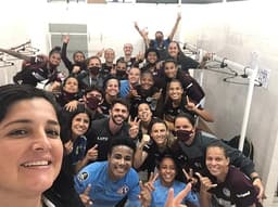 Equipe da Ferroviária após bater o River Plate na Libertadores Feminina