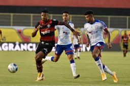 Vitória x Bahia - Ygor Catatau e Juninho