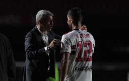 Crespo e Vitor Bueno