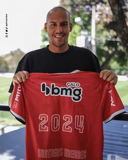 Matheus Mendes ficará no clube por mais tempo para mostrar o seu bom futebol