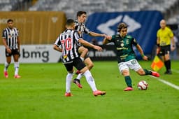 O time alvinegro conseguiu segurar o Coelho e levantou a taça do Mineiro pelo segundo ano seguido