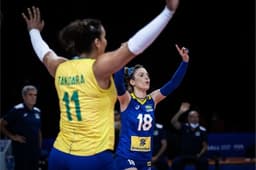 Seleção de vôlei festeja em Rimini