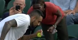 Nick Kyrgios com torcedora