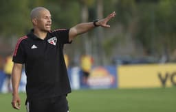 Alex, treinador do sub-20 do São Paulo