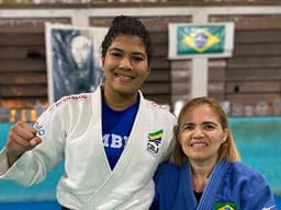 Luana Carvalho e a sensei Soraya Amorelli na Umbra/Vasco (Foto: Reprodução)