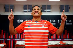 Carlos Bacca apresentado no Granada