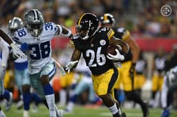 Kevin Ballage anota o primeiro touchdown da pré-temporada sobre os Cowboys