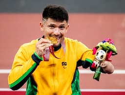 Petrúcio Ferreira conquistou o bicampeonato paralímpico nos 100m (Foto: Ale Cabral/CPB)