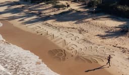 Campo de Golfe, asfalto, mata verde, praias, falésias, manguezais, seringal, pontes e trilhas fazem parte do cenário da Trancoso Running. (Foto de Theo Bueno/Divulgação/Trancoso Running)