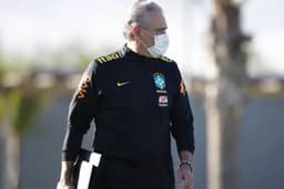 Tite - treino na Seleção