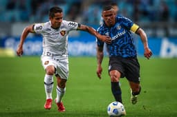 Grêmio x Sport - Douglas Costa