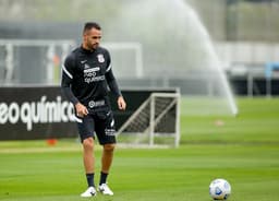 Renato Augusto no último treino preparatório para o clássico: reencontro no Morumbi