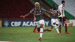 Fluminense x Flamengo - Comemoração John Kenedy