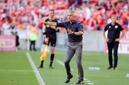 Sylvinho - Internacional x Corinthians