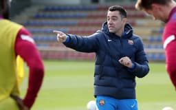 Primeiro treino de Xavi Hernández no Barcelona