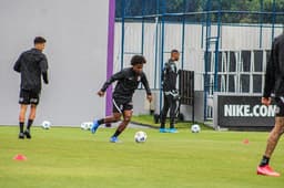 Willian - treino do Corinthians - 18-11