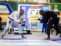 Gracie Barra faturou o título do GP master entre equipes, vencendo a Nova União na final (Foto: Jadirub)