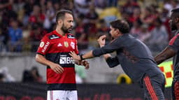 Everton Ribeiro e Maurício Souza