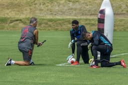 Paulo Grilo, Diego Alves e Hugo Souza