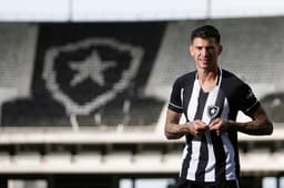 Victor Cuesta - Botafogo