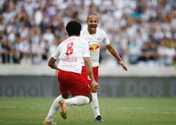 Ytalo comemorando gol contra o Ceará