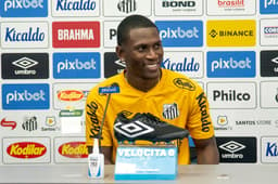 Bryan Angulo, no Santos