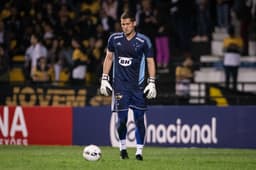 Goleiro vive boa fase no time celeste