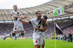 Vasco x Cruzeiro - Nene, Getulio e Gabriel Pec