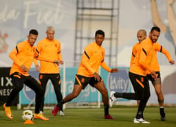 João Victor, Róger Guedes, Gil, Renato Augusto e Fábio Santos - Corinthians