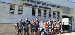 Parte do elenco do Galo FA doou sangue no Hemominas