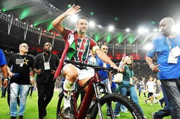 Fluminense x Ceará - Fred volta olímpica bicicleta