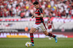 Corinthians x Flamengo - Ayrton Lucas