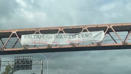 faixa da torcida do Flamengo provocando o Atlético-MG.