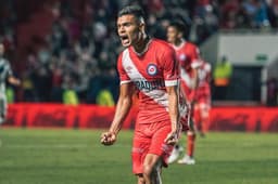 O Corinthians comprou Fausto Vera, que pertencia ao Argentinos Juniors, em 2022