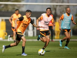 Treino Corinthians - Adson, Mateus Vital e Fábio Santos