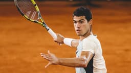 Carlos Alcaraz em ação pelo ATP 250 de Hamburgo