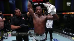 Jamahal Hill levou a melhor sobre Thiago Marreta na luta principal do UFC Vegas 59 (Foto: Reprodução/Twitter)