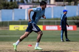 Leo Pais em treino no Cruzeiro