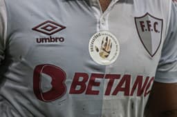 Camisa Fluminense e observatório racial