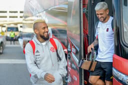 Embarque do Flamengo - Vidal e Arrascaeta