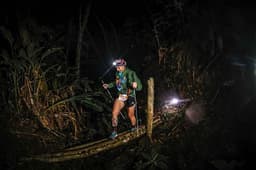 Os corredores da Sicoob Mons Ultra Trail encararam as trilhas durante a noite e madrugada (Emanuel Galafassi/ Foco Radical)