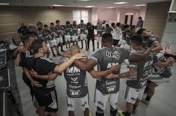 Elenco do Atlético-MG antes do jogo contra o Corinthians