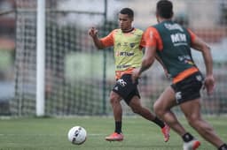 Echaporã em treino no Atlético-MG