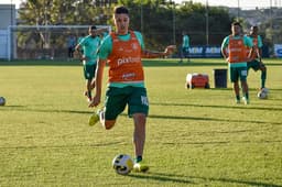 Índio Ramírez em treino do América-MG