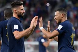 Olivier Giroud e Kylian Mbappé - França