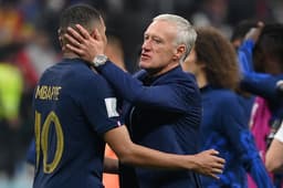 Deschamps e Mbappé