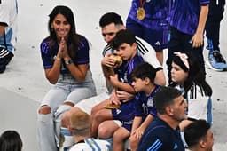 Messi e família após o título na Copa do Mundo