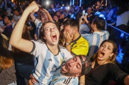 Comemoração torcida argentina